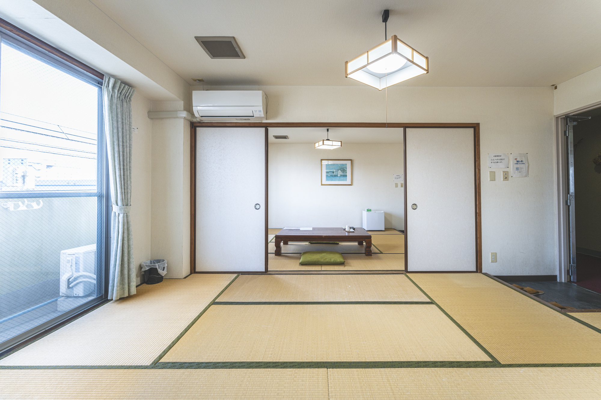 美咲旅館の二間続きの和室